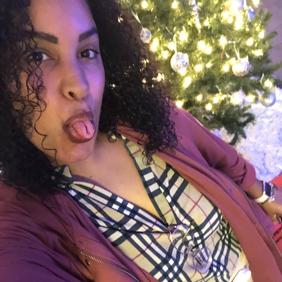 Meet your Posher, Ahlima - Picture 6 of 8